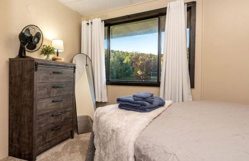 Stunning Cabin Getaway Perfect for Large Groups Situated in Boyne Falls, Michigan - Photo 21