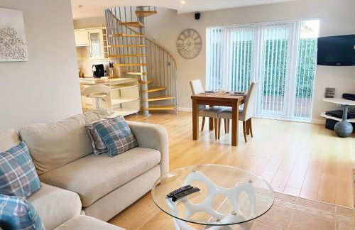 Castlehill - Photo 1