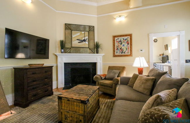 The Irish Bar near Bay Historic Savannah - Photo 37