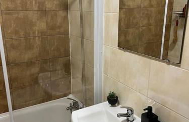 2 Bedroom Flat in Town Center Wellingborough - Photo 8