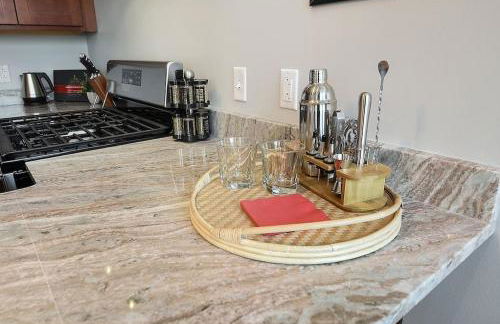 HostWise Stays - The Washington at Chatham - Park Free, Gym, More! - Foto 35