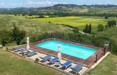 Podere I Sorbi, Spacious Tuscan Villa in Lajatico, Near Pisa & Volterra - Foto 3
