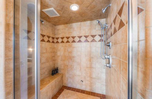 Fully Remodeled Tahoe Retreat with Game Room and Hot Tub - Foto 51