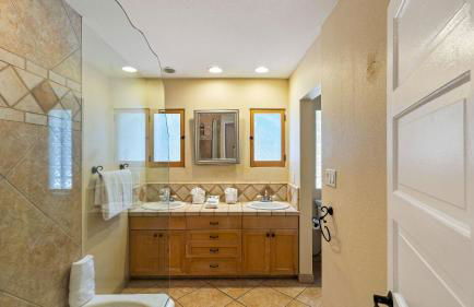 Dandelion by Avantstay Pool, 0.2mi to Downtown! - Foto 52
