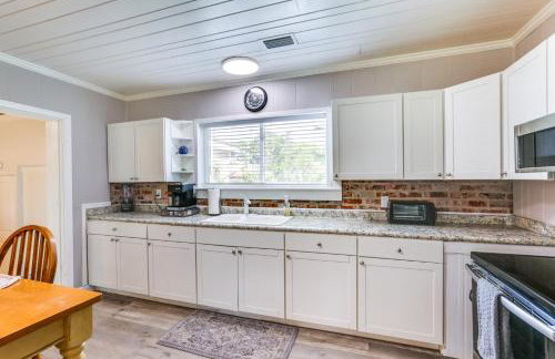 2 Mi to Mashes Sands Beach Quiet Home with Dock! - Foto 10