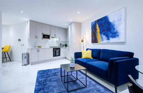 Hybrid Resi - Uxbridge, On-site car or van parking, near London Heathrow Airport - Photo 13