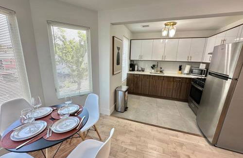 Comfy NJ 2BR Close to Airport, Dream Mall & NYC - Foto 2