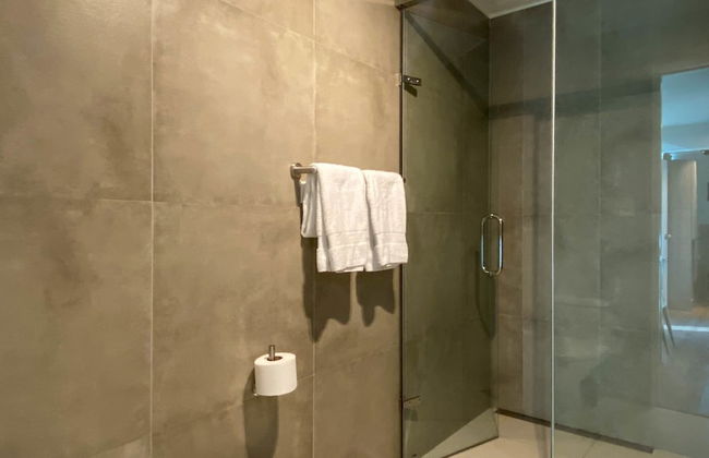 w Modern 1BR w AC Near Kennedy Park - Photo 12