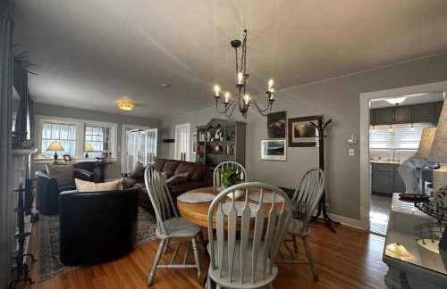 Elegant Escape 2 blocks to Historic downtown - Foto 9