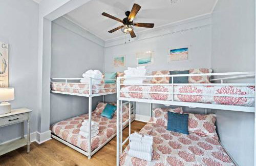 Cozy Home Near Downtown with a Pool and Fire Pit - Foto 20