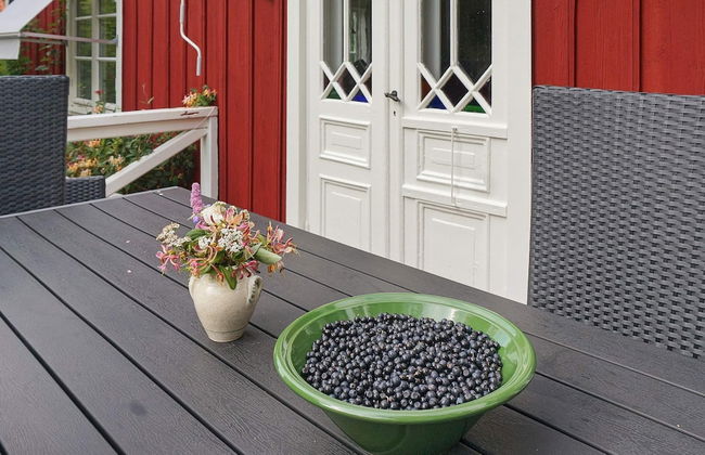 6 Person Holiday Home in Blomstermala - Photo 15