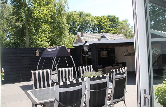 Modern Holiday Home With Veranda in Limmen - Foto 11