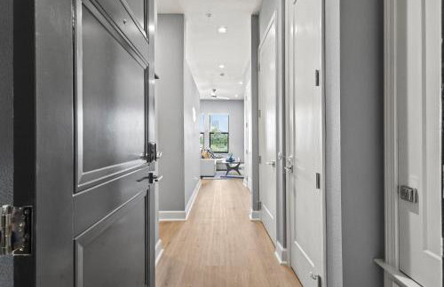 New suite with full Kitchen and Livingroom Dallas - Photo 25