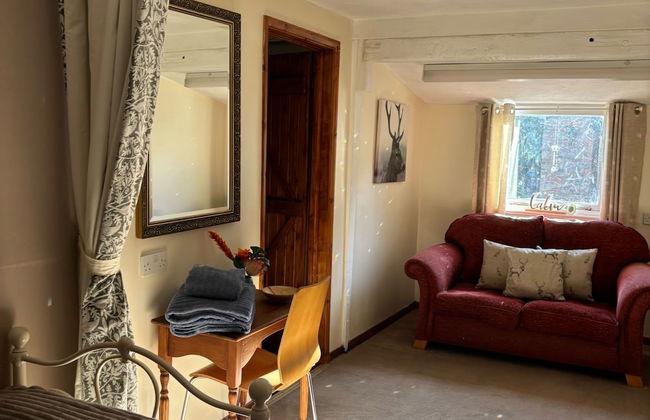 2 Bed Barn - Sleeps 4 - Pets - Parking - Wifi - Foto 6