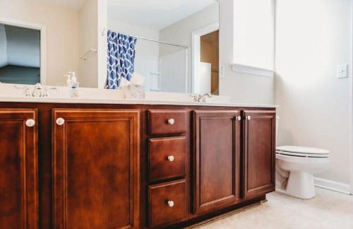 The Lucky Charm Sunny Screened Porch Near USC&Base - Foto 12