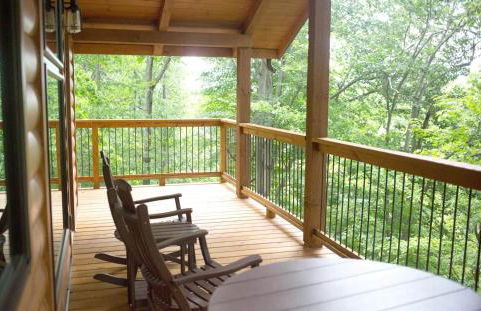 Cricket Hill Treehouse B by Amish Country Lodging - Foto 14