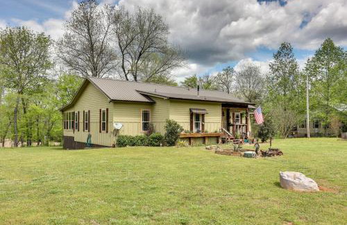 Flag Hole Riverfront Cabin Near Local Attractions! - Foto 35