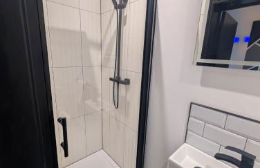 Swansea 5-Bed Family Home with Ensuite - Foto 31