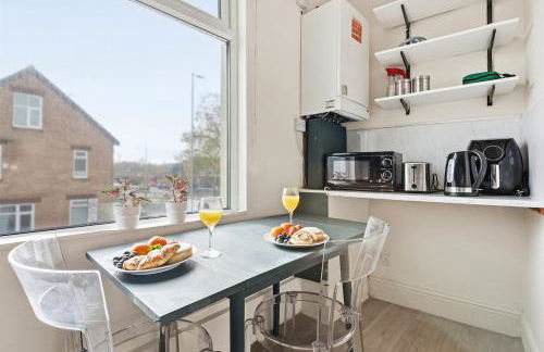 Chorlton Central l Long Stays lGroups Relocatorsl - Foto 4