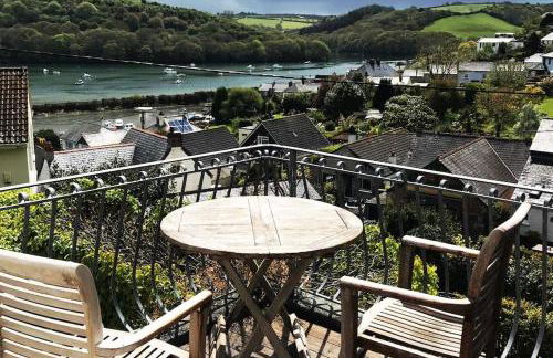 Stunning River Views, Tranquil Split-Level House, Private Garden & Parking - Foto 2