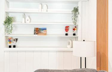 6BR Pool Escape for Friends and Family - LOU1 - BUR - Foto 17