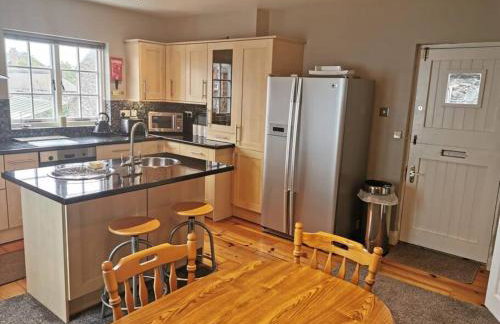 Spacious 3 Bedroom Apartment in Hillsborough, NI - Foto 8