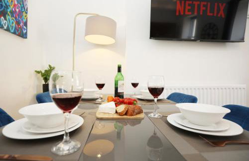 North Road By N And N Stays, perfect for contractor and corporate stays, Long Stays welcome, Free on street parking, WIFI, Near Gloucester Road - Foto 18