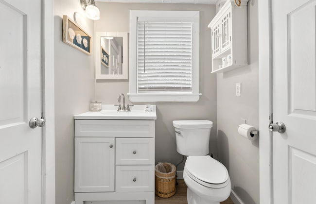 King St. Cottage - Photo 14