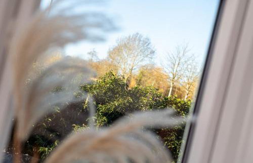 Modern 4-Bed Family Home with 5 Beds & Parking - Foto 35