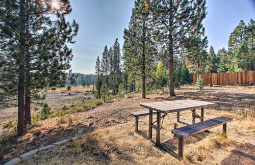 Snow Pine Retreat - Remote Crescent Log Cabin! - Foto 25