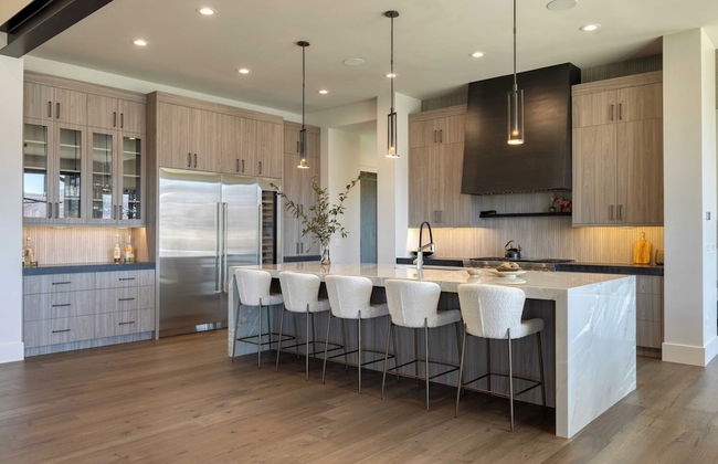 Reflection by Avantstay Sleeps 18 + Lake Views Hot Tub + Game Room - Foto 15