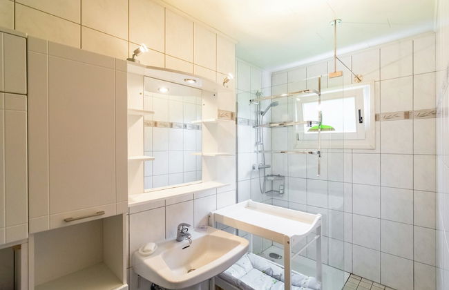 Detached Chalet With Views of the Lake of Butgenbach in the Middle of Nature - Foto 13