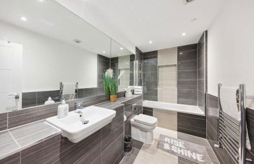 Modern 2-Bed Apartment with Gym Access - Foto 22