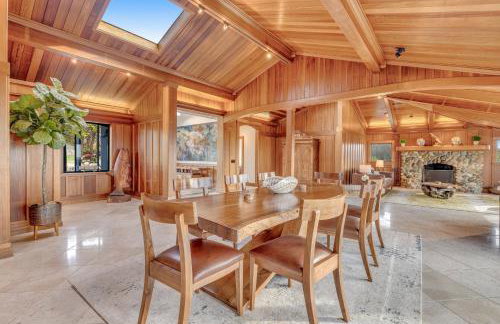 Luxe Remodeled Oceanfront Home on the Bluff - Foto 12