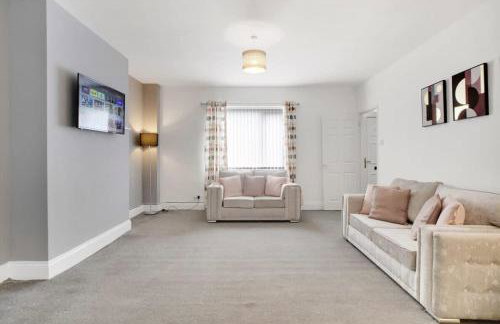 Elegantly 2-Bedroom in Ashington, Sleeps 3 - Photo 7