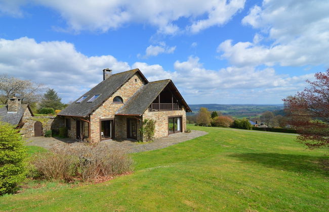 Hillside Retreat With Pond - Photo 37