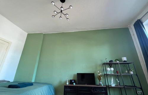 Stylish 2-room Apartment with Balcony Next to East Side Gallery - Foto 7