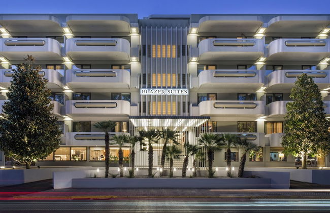 Blazer Suites Hotel - Photo 38