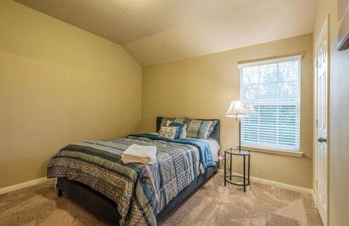 New Beautiful 4/BR Vacation Home - Photo 16