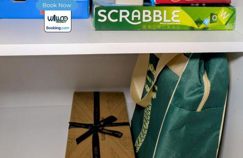 Spacious 5BR Family Home By WillCo Property Short Lets & Serviced Accommodation Derby With Games & Perfect For Contractors - Foto 28