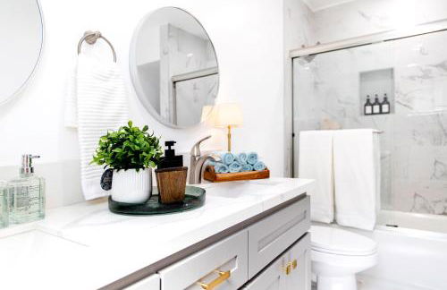 Grand 4-Bedroom - Brand New - Free parking and Patio - Photo 9