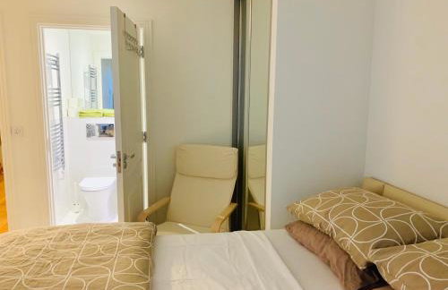 Modern 2 bedroom, 2 bathrooms Apartment. 5 mins walk to tube. - Foto 2