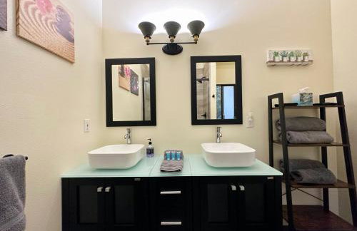 Hilltop Penthouse Cottage with Sweeping Views - Foto 9