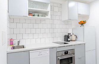 Loft and Light in London - Photo 10