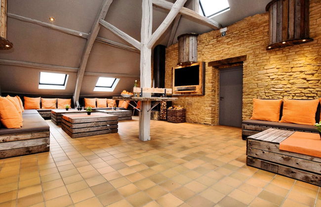 Group Villa With Pool & Sauna - Photo 13