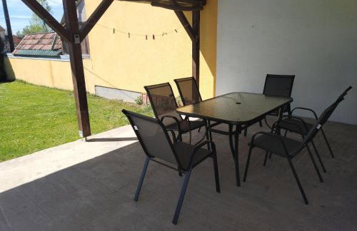 Holiday house with a big garden and free parking - Foto 13