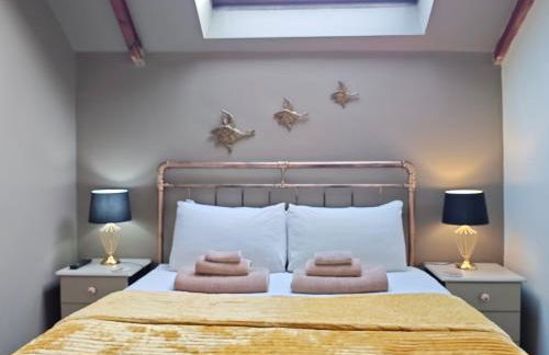 Cosy barn on rural smallholding with alpacas, goats & pigs - Foto 12