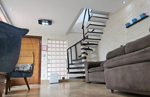 Belíssima Casa a Beira Mar com Piscina Aquecida Cobrado a Parte, 5 Quartos com Ar Condicionado, Amplo Salão de Jogos com Mesas de Bilhar e Pebolim, Amplo Espaço Externo com Churrasqueira em Deck Gourmet Coberto frente a Piscina,Tudo isso á Beira Mar - Photo 19