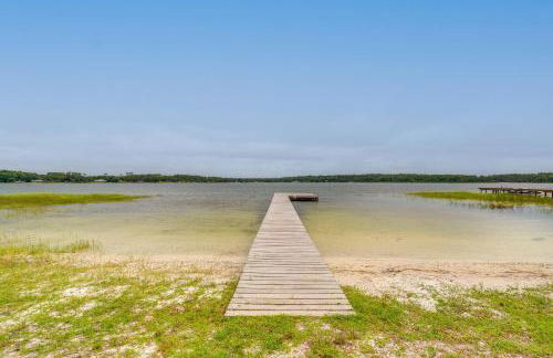 Private Beach at Lakefront Summerfield Getaway! - Foto 27