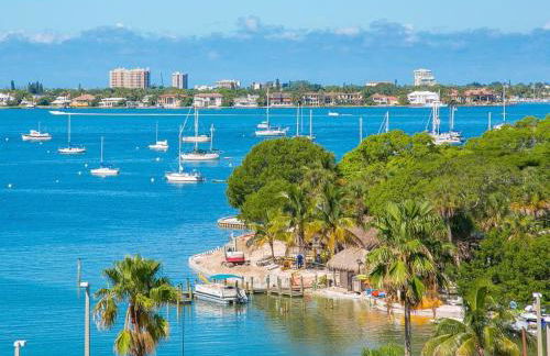 Paradise Heated Pool Home Near IMG and Siesta Key Beach - Photo 32